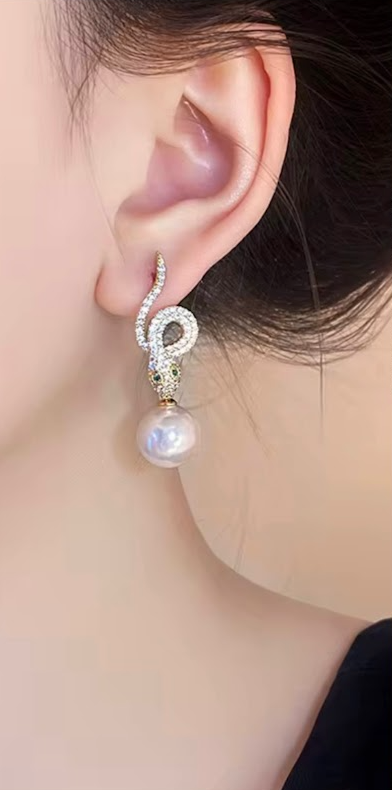Stylish Snake Earring